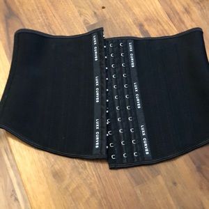 M luxe curves trainer